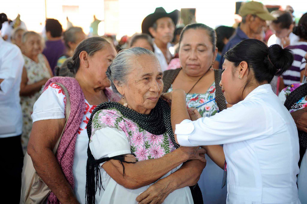 Expertos recomiendan vacunarse anualmente contra la Influenza Expertos recomiendan vacunarse anualmente contra la Influenza