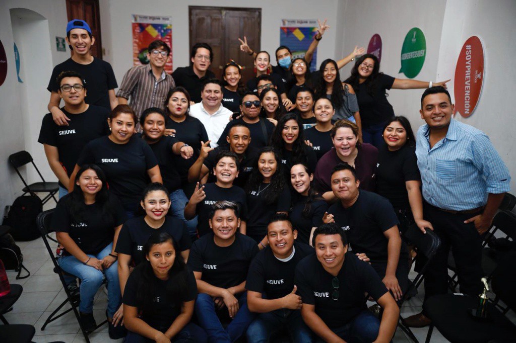 Entregan distinción nacional a Poder Joven Radio y TV Entregan distinción nacional a Poder Joven Radio y TV