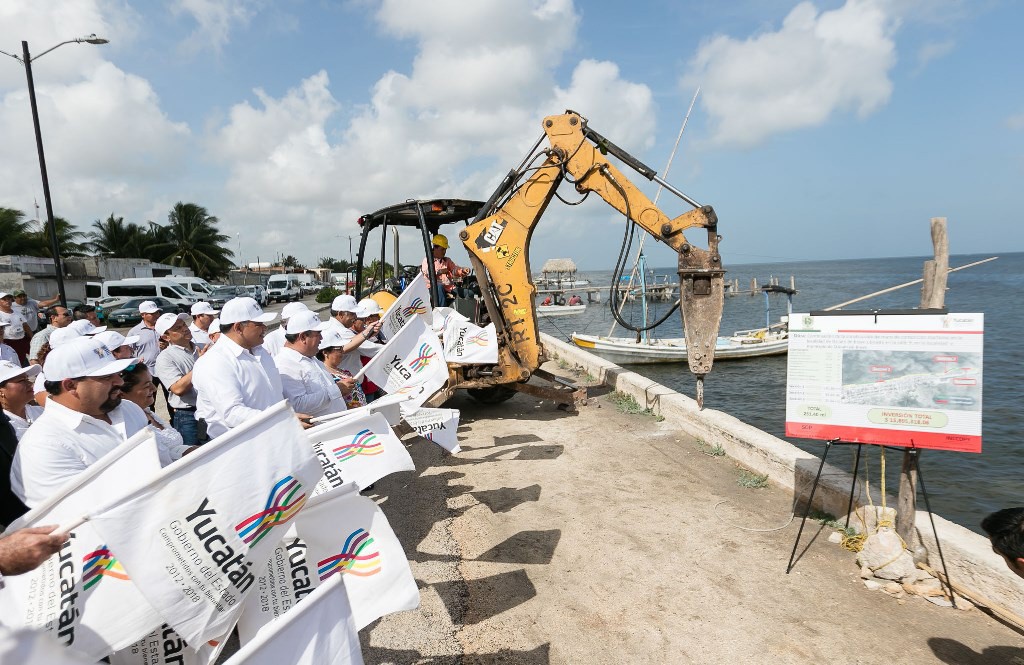 Avanza construcción del muro de contención en Dzilam de Bravo Avanza construcción del muro de contención en Dzilam de Bravo