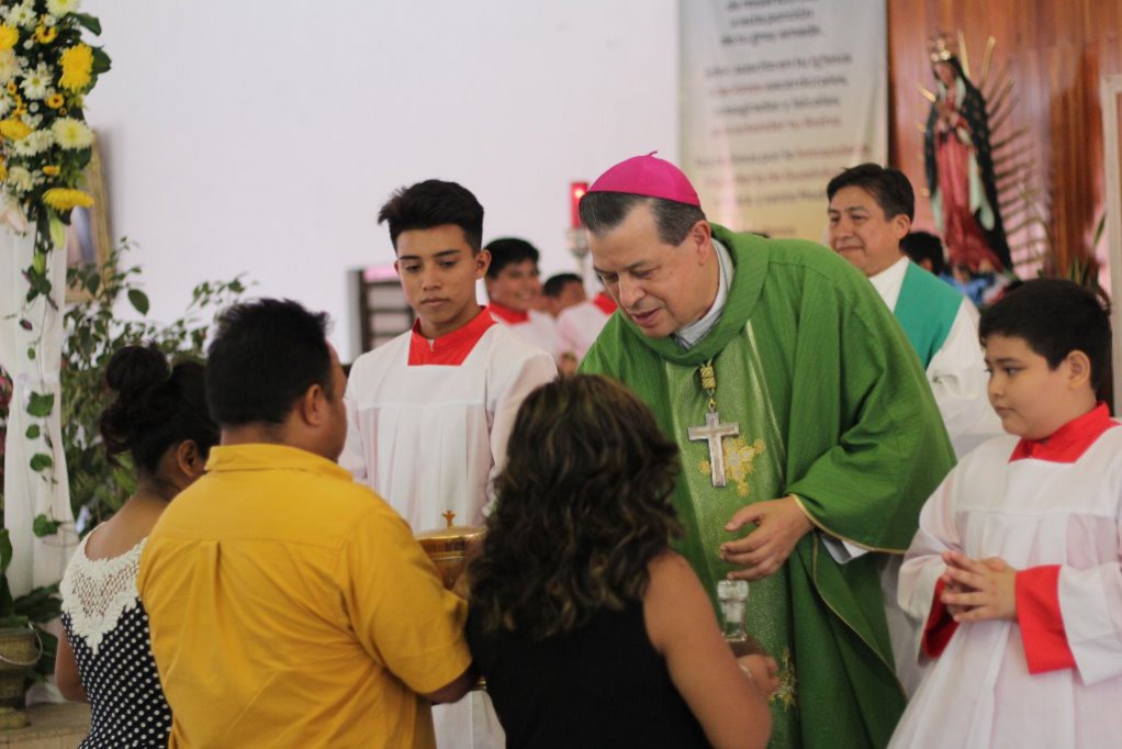 Católicos celebran la Semana de la Familia Católicos celebran la Semana de la Familia