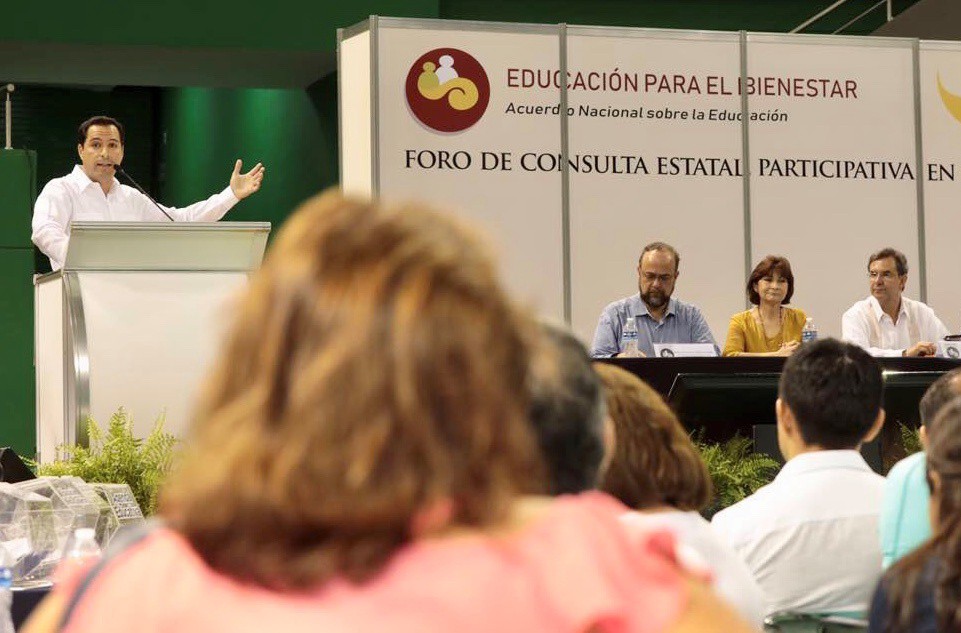 Vila presenta propuestas en Foro de Educación Vila presenta propuestas en Foro de Educación