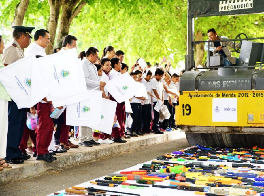 Sedena aplica su programa "Juguemos sin Violencia" Sedena aplica su programa "Juguemos sin Violencia"