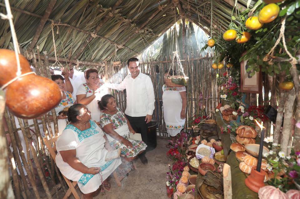 Gran afluencia en la Muestra de Altares de Hanal Pixán Gran afluencia en la Muestra de Altares de Hanal Pixán