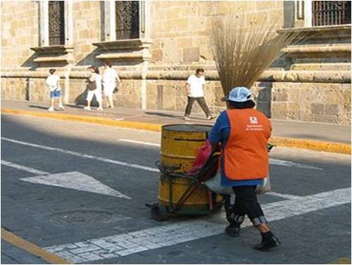 Barrendero: Un trabajo honesto que le ha dado muchas satisfacciones Barrendero: Un trabajo honesto que le ha dado muchas satisfacciones