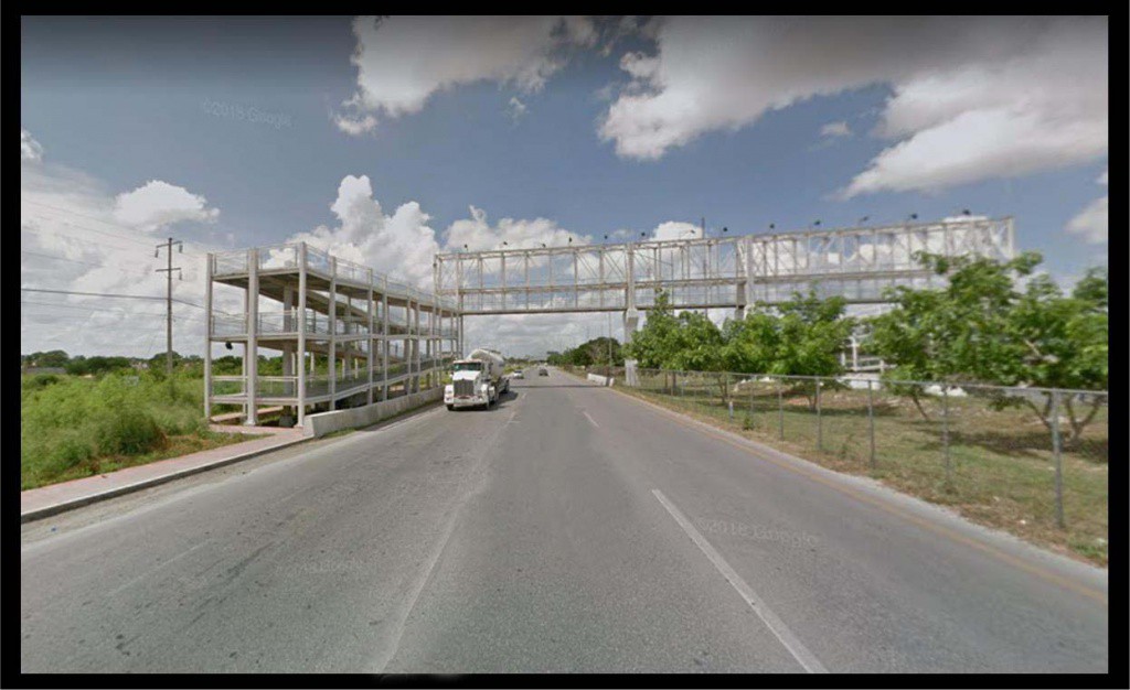 Denuncian puente peatonal por inseguro Denuncian puente peatonal por inseguro