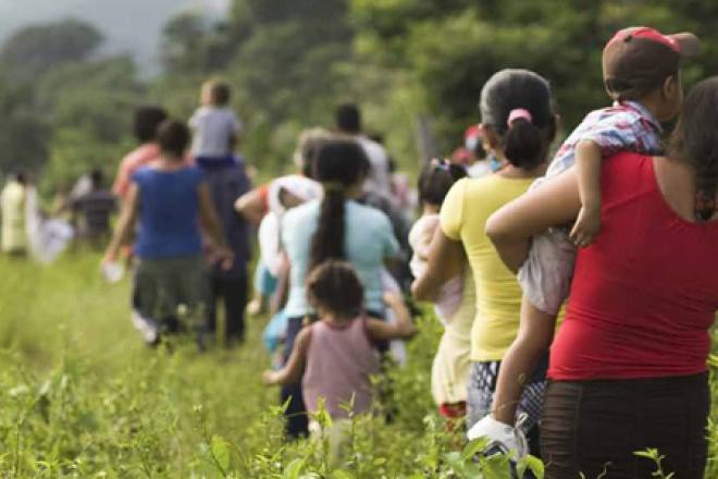 Migrante huye de Honduras para proteger a sus hijos Migrante huye de Honduras para proteger a sus hijos
