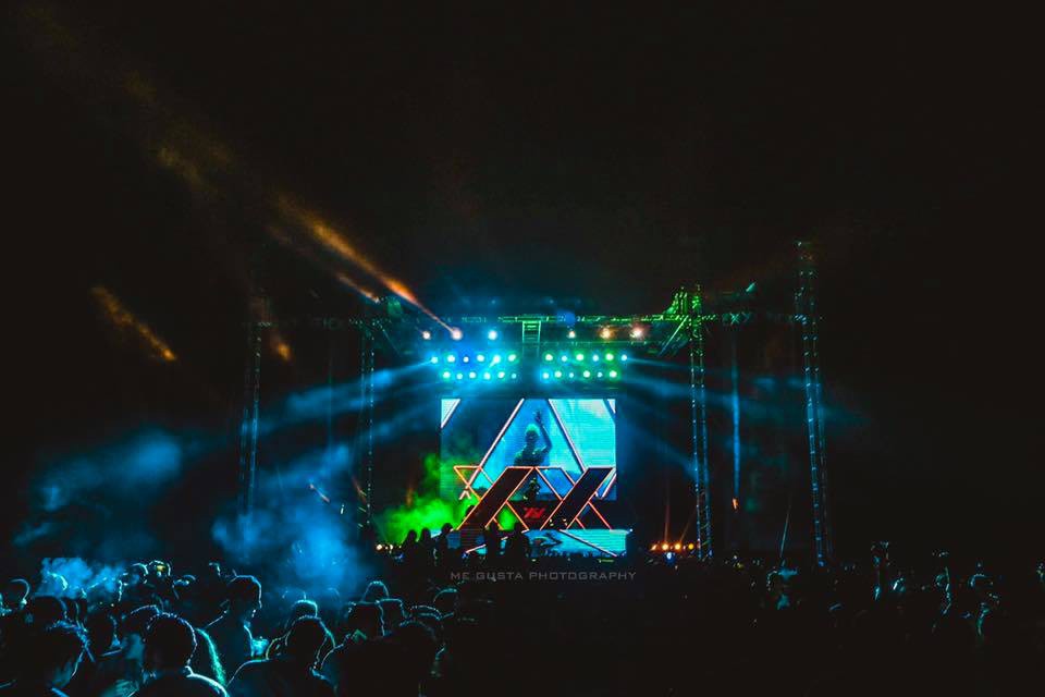 Los 40 Mérida te invita al Neón Planet Festival