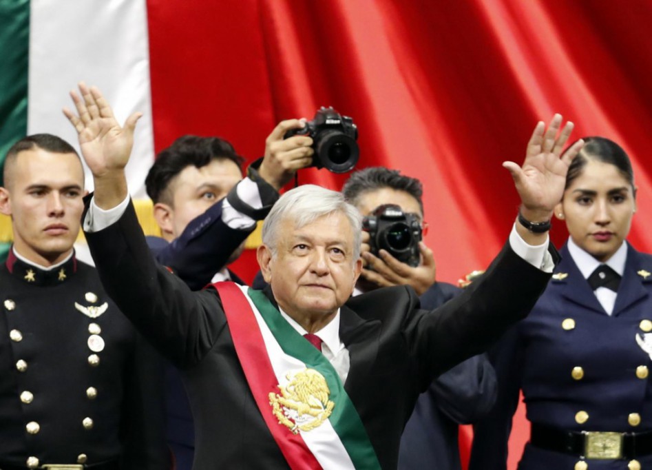 Saludo especial a ideologías y cuestionados Gobiernos Saludo especial a ideologías y cuestionados Gobiernos