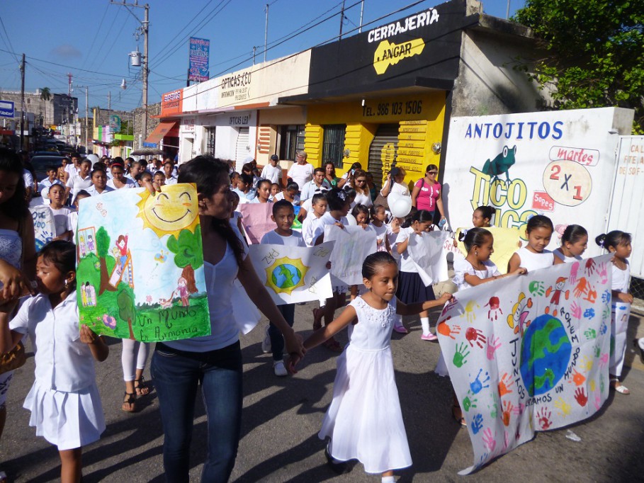 TIZIMIN: Clausuran actividades del USAER con una marcha en pro de la paz. TIZIMIN: Clausuran actividades del USAER con una marcha en pro de la paz.