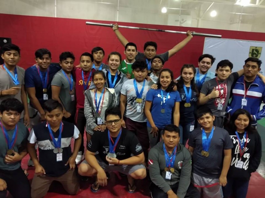 Pesistas tizimileños lo hacen de nuevo Pesistas tizimileños lo hacen de nuevo