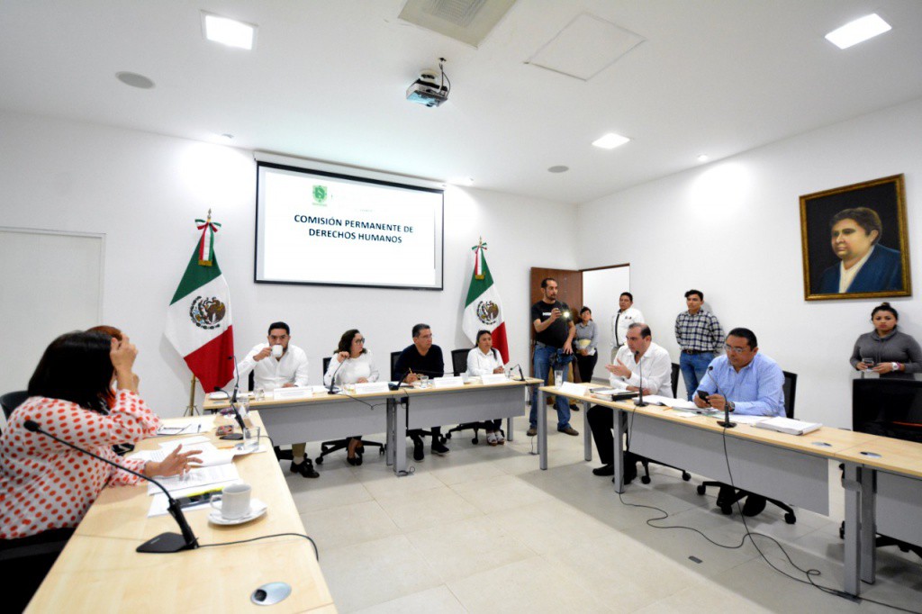 Codhey presenta informe extraordinario Codhey presenta informe extraordinario