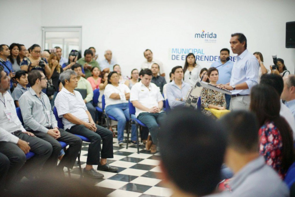 Presentan los 100 proyectos de Emprendedores 2019 Presentan los 100 proyectos de Emprendedores 2019
