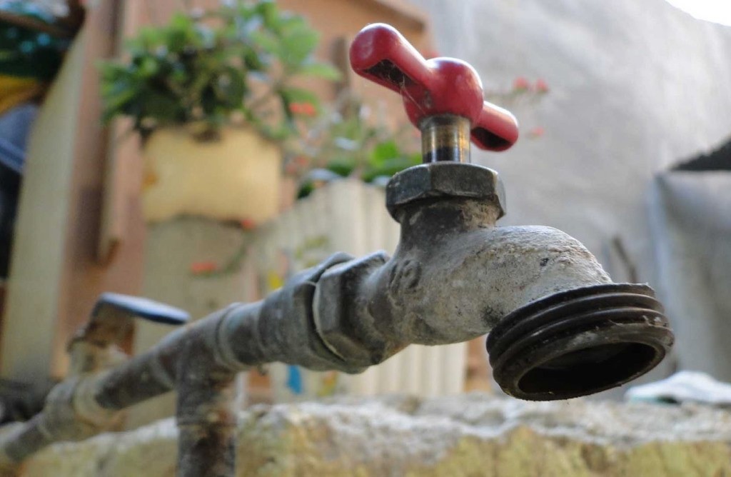 Apagones afectan el suministro de agua potable Apagones afectan el suministro de agua potable