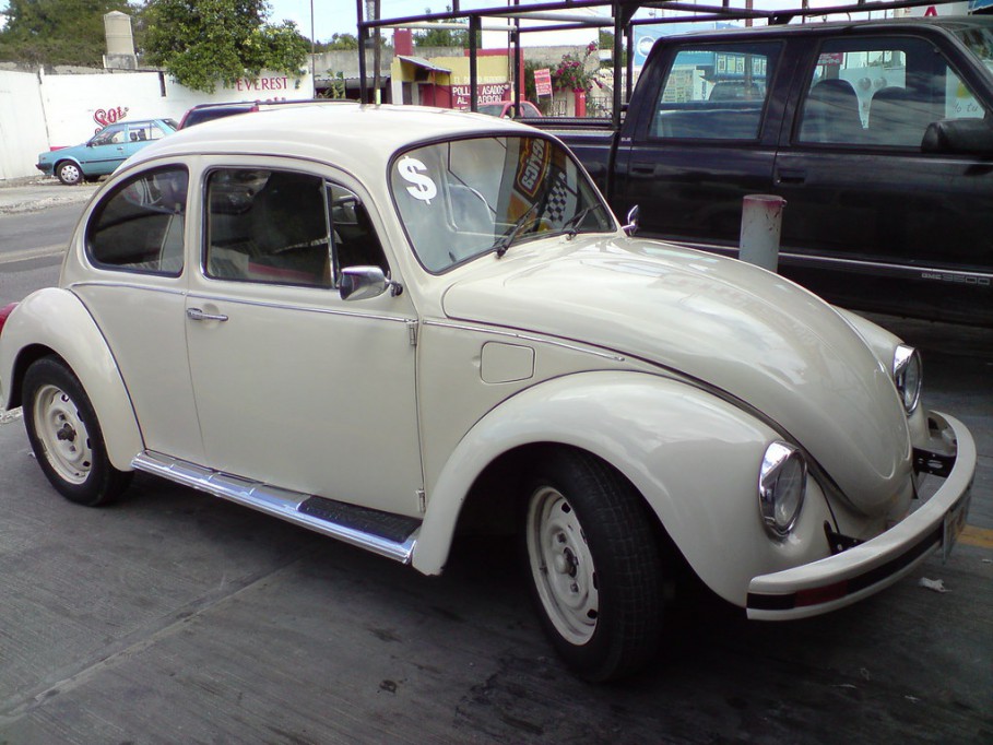 Le quitan su auto por placas sobrepuestas