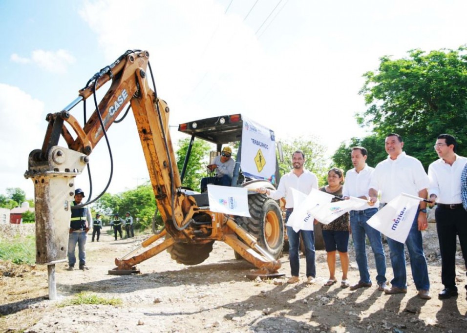 Avanza construcción de calles en Mérida Avanza construcción de calles en Mérida