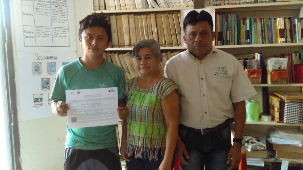 Combaten rezago educativo y analfabetismo en Tizimín Combaten rezago educativo y analfabetismo en Tizimín
