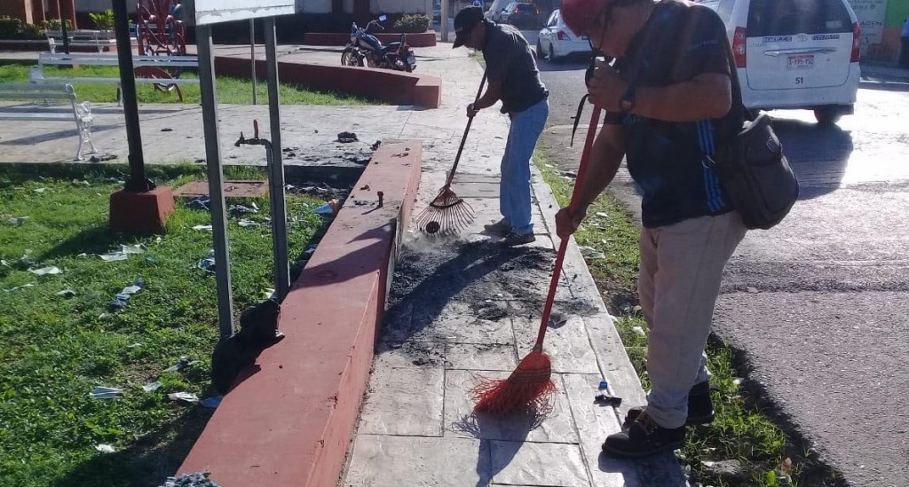 En Valladolid restauran parque dañado por pirotecnia En Valladolid restauran parque dañado por pirotecnia