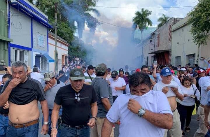 Tres detenidos y un policía suspendido tras protestas por el Informe de Vila Tres detenidos y un policía suspendido tras protestas por el Informe de Vila