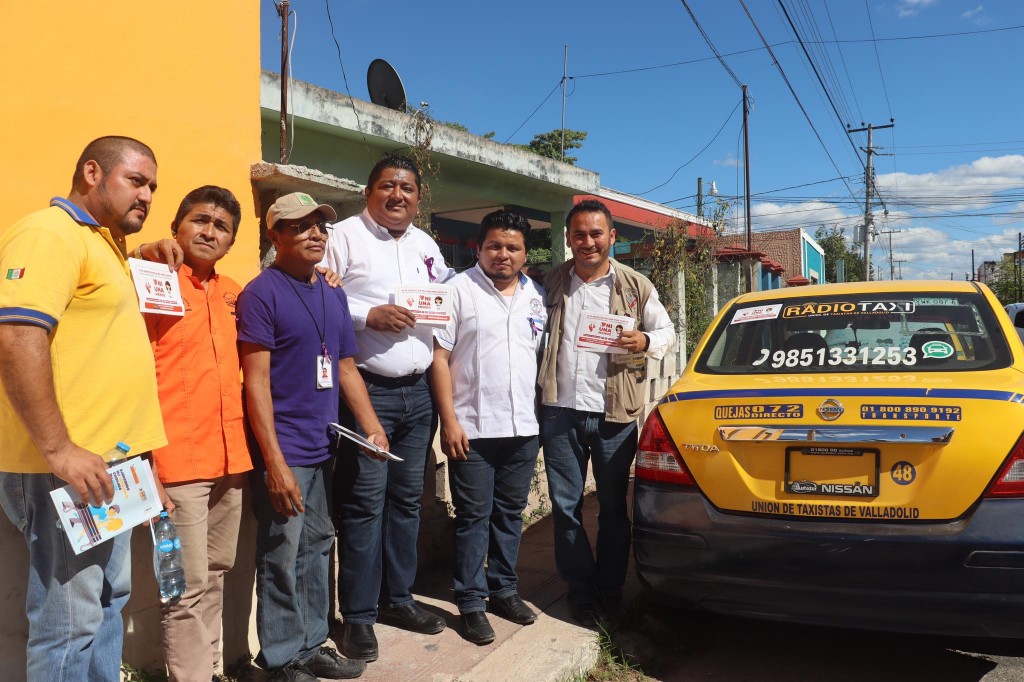 Taxistas de Valladolid a favor de iniciativa contra violencia de género Taxistas de Valladolid a favor de iniciativa contra violencia de género