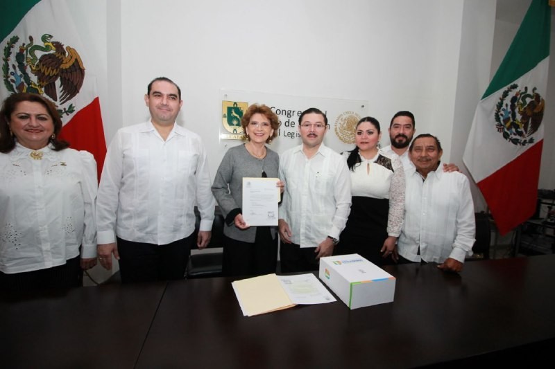 Entregan 1er Informe de Gobierno al Congreso del Estado Entregan 1er Informe de Gobierno al Congreso del Estado