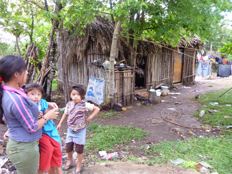 TIZIMIN: Se encharcan sus viviendas.\r\n TIZIMIN: Se encharcan sus viviendas.\r\n