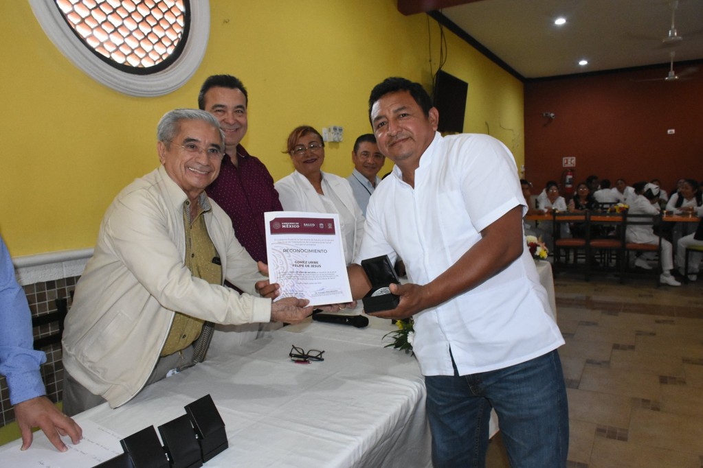Festejan a enfermeros del oriente Festejan a enfermeros del oriente