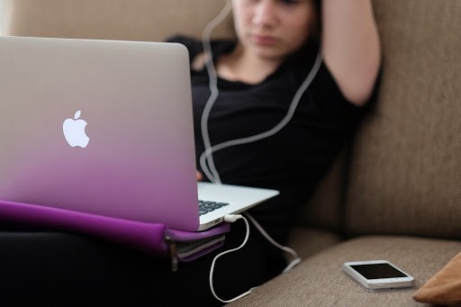 Adolescentes pasan hasta 16 horas en internet Adolescentes pasan hasta 16 horas en internet