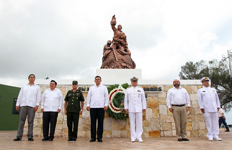 Ofrendas florales y simulacros de seguridad entre las actividades encabezadas por el Gobernador Ofrendas florales y simulacros de seguridad entre las actividades encabezadas por el Gobernador