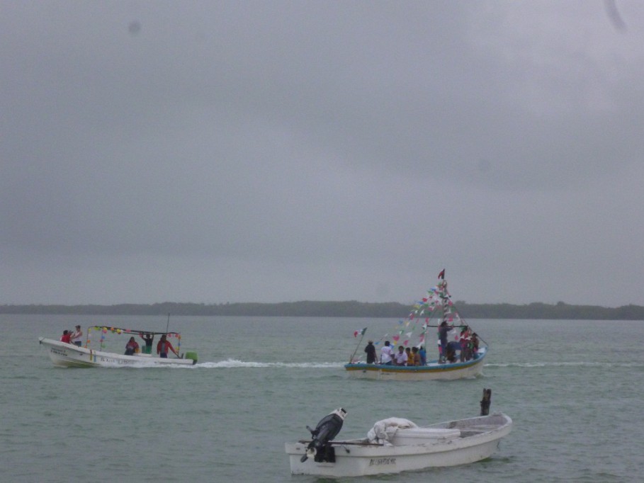 RÍO LAGARTOS: Aunque con lluvia celebran el Día de la Marina.\r\n\r\n RÍO LAGARTOS: Aunque con lluvia celebran el Día de la Marina.\r\n\r\n