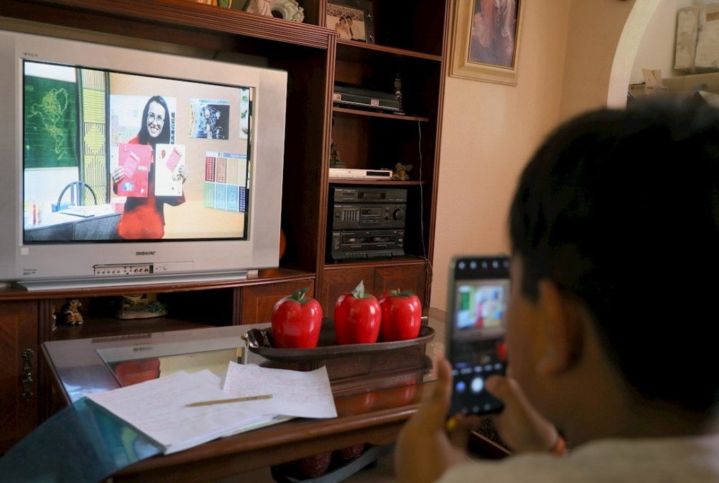 Radio y televisión, claves para la Educación en México Radio y televisión, claves para la Educación en México
