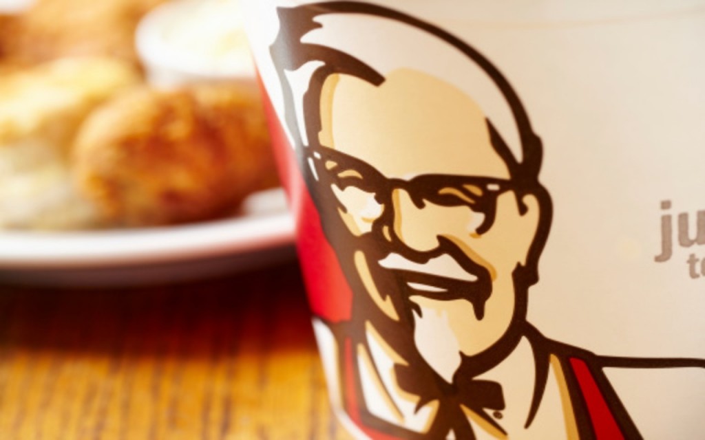KFC suspende su lema oficial por el Covid-19 KFC suspende su lema oficial por el Covid-19
