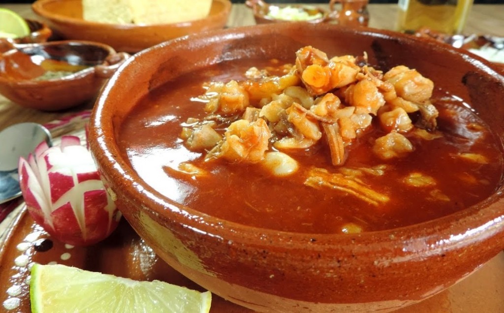 El pozole es una de las comidas más completas… El pozole es una de las comidas más completas…