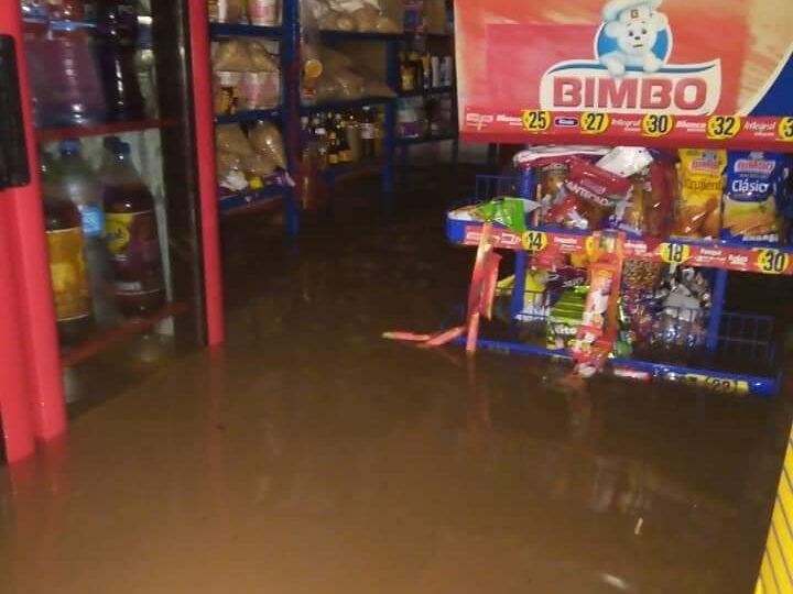 Gamma y Delta también afectaron a las tienditas de la esquina Gamma y Delta también afectaron a las tienditas de la esquina