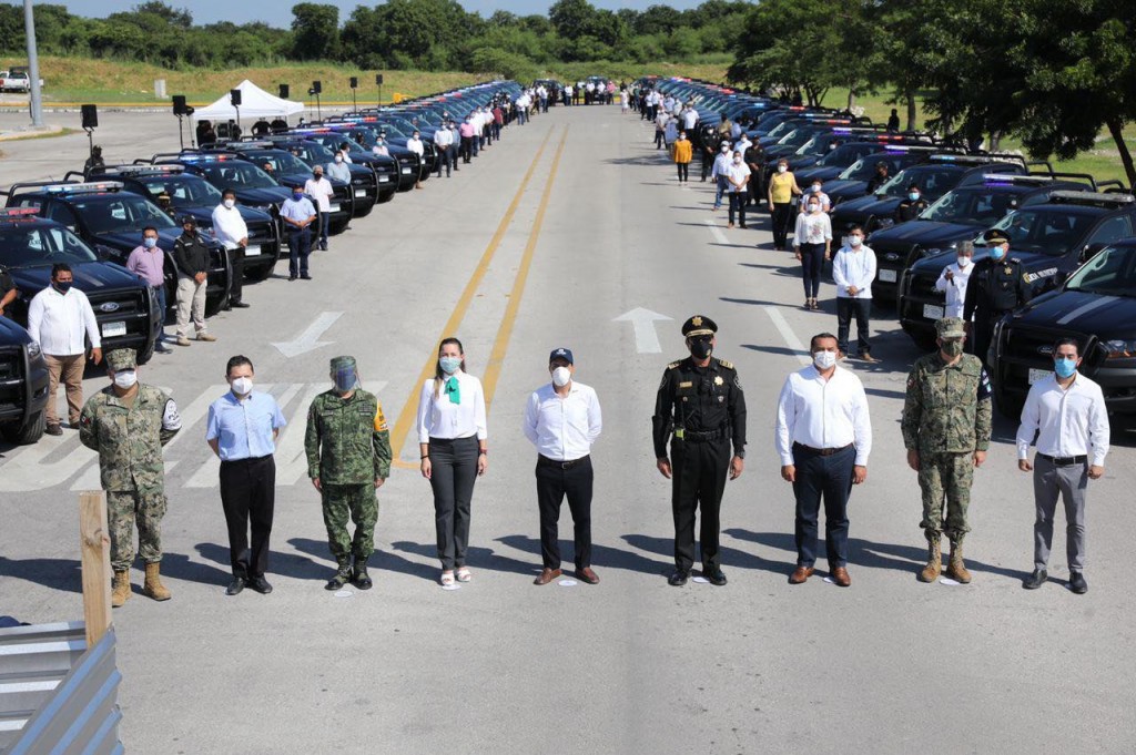 Entregan vehículos “rangers” a la SSP Entregan vehículos “rangers” a la SSP
