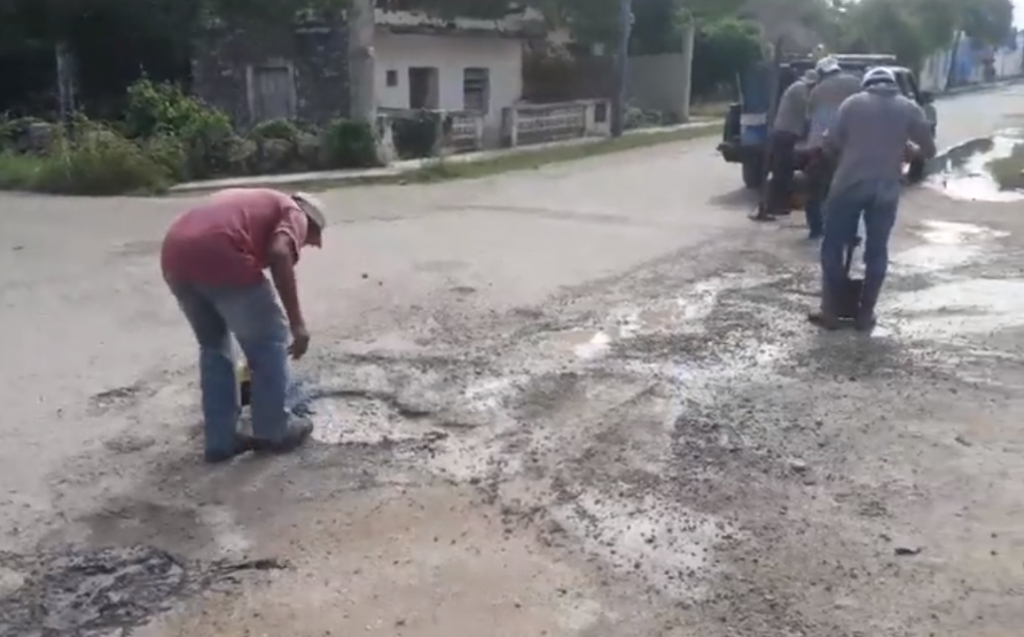 En Sucilá redoblan esfuerzos en trabajos de bacheo En Sucilá redoblan esfuerzos en trabajos de bacheo