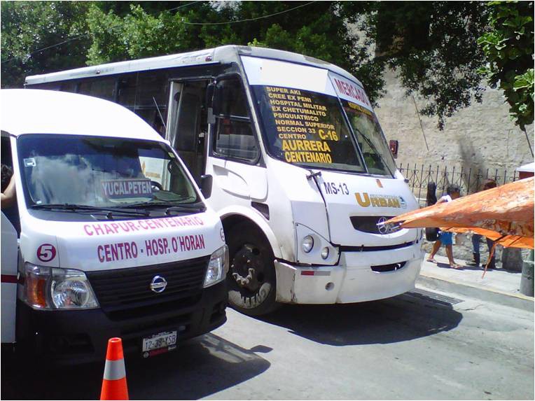Chofer de la ruta Cardenales, se porta grosero y maneja de manera peligrosa Chofer de la ruta Cardenales, se porta grosero y maneja de manera peligrosa