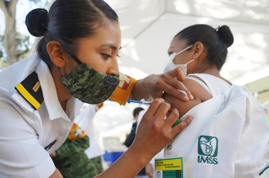 IMSS vigila proceso de vacunación contra el Covid-19 IMSS vigila proceso de vacunación contra el Covid-19