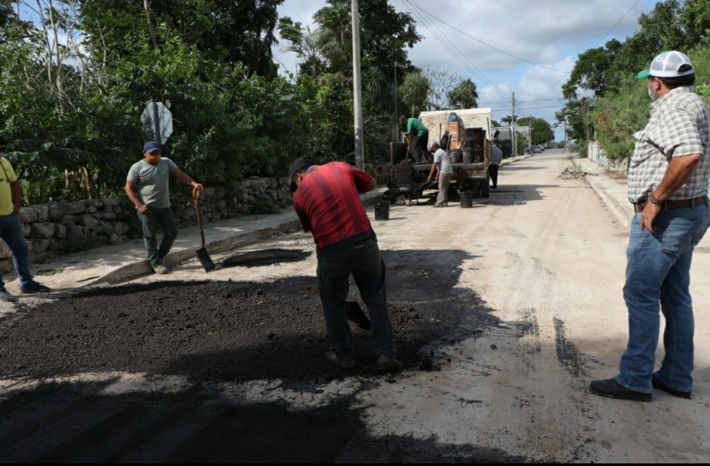 Continúan labores de bacheo en la ciudad Continúan labores de bacheo en la ciudad