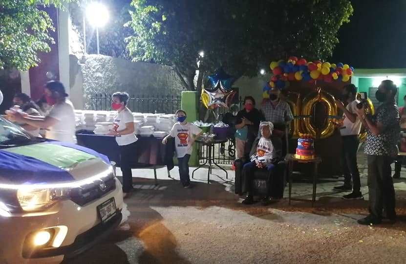 Yucateco celebra su centenario con una caravana Yucateco celebra su centenario con una caravana