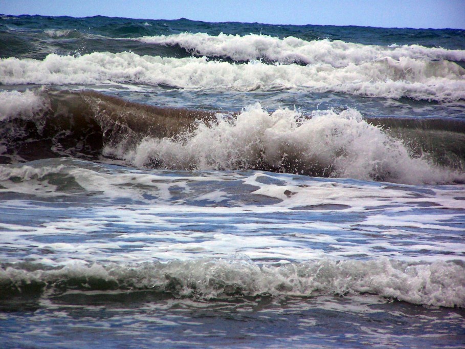 El mar de la política está revuelto… El mar de la política está revuelto…