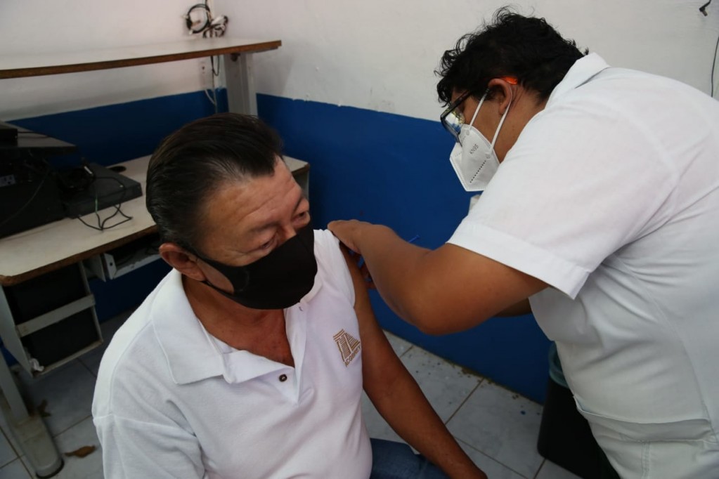 Este martes comenzó la vacunación en el municipio de maxcanú Este martes comenzó la vacunación en el municipio de maxcanú