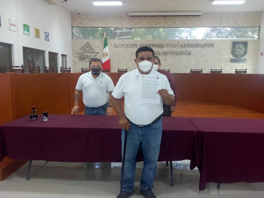 "Mardoqueo" se inscribió como candidato de Movimiento Ciudadano por Umán "Mardoqueo" se inscribió como candidato de Movimiento Ciudadano por Umán