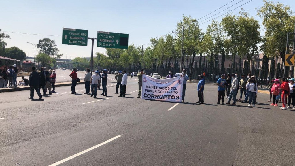 Protestan cooperativistas de La Cruz Azul Protestan cooperativistas de La Cruz Azul