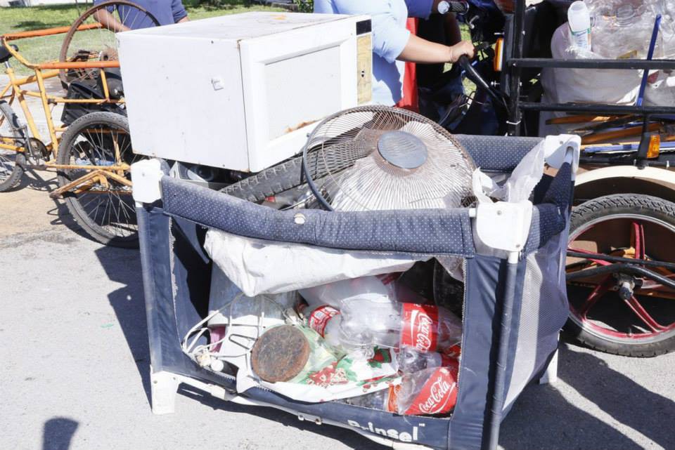 Familias de Chablekal y Komchén reúnen 17.1 toneladas de residuos sólidos para “Recicla por tu bienestar” Familias de Chablekal y Komchén reúnen 17.1 toneladas de residuos sólidos para “Recicla por tu bienestar”