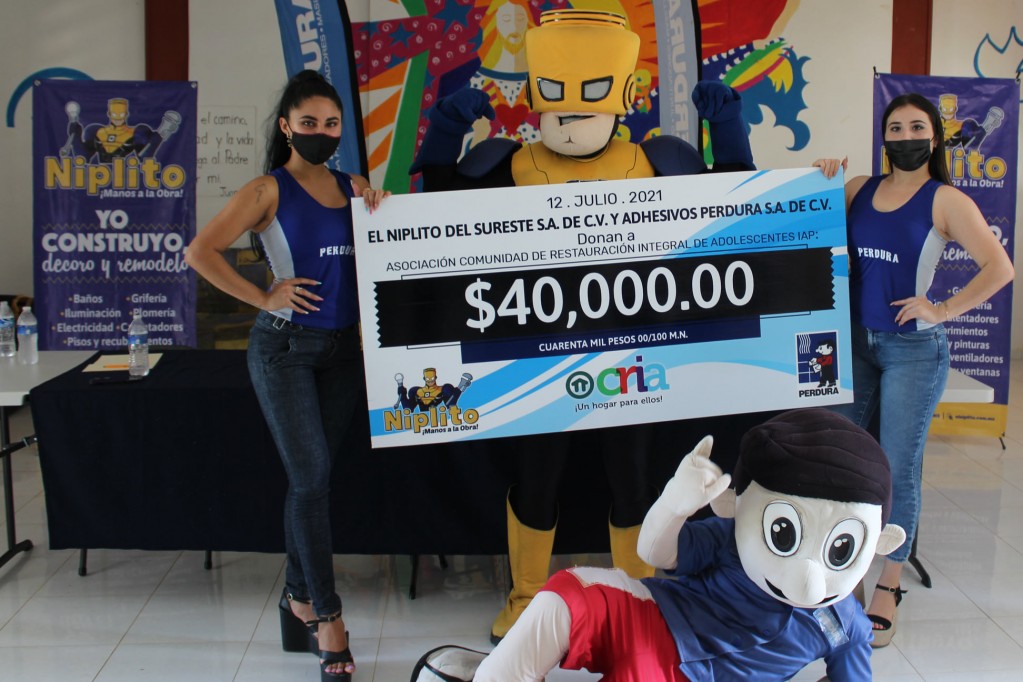 Niplito y Adhesivos Perdura entregan apoyo a jóvenes yucatecos Niplito y Adhesivos Perdura entregan apoyo a jóvenes yucatecos