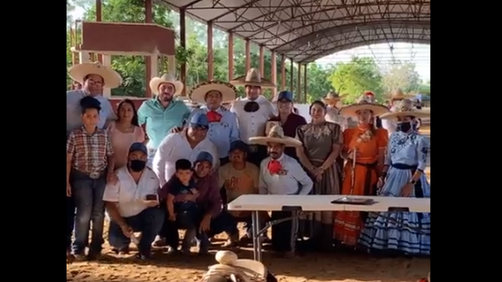 Charros de “El Rosarito” ganan campeonato de suertes Charros de “El Rosarito” ganan campeonato de suertes