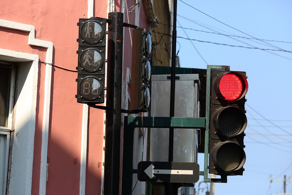 Confusión por los nuevos semáforos peatonales Confusión por los nuevos semáforos peatonales