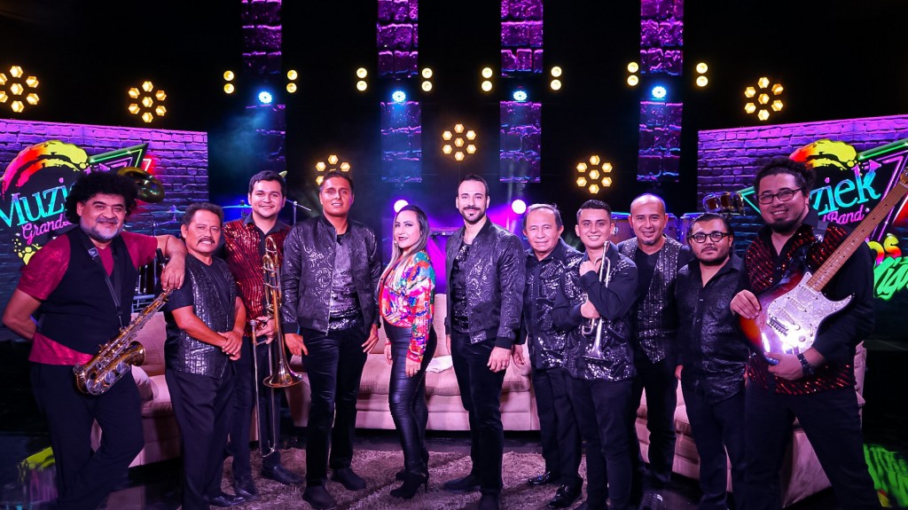 Una noche con… ¡Muziek Grand Band! Una noche con… ¡Muziek Grand Band!