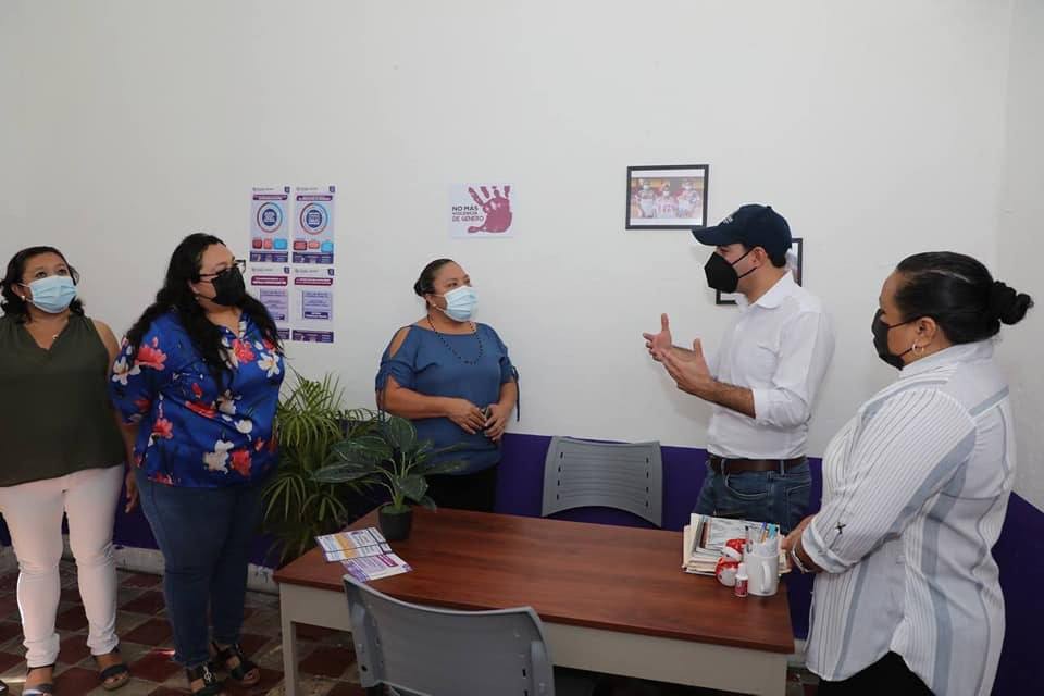 Juntos estamos combatiendo la violencia contra las mujeres como nunca antes Juntos estamos combatiendo la violencia contra las mujeres como nunca antes