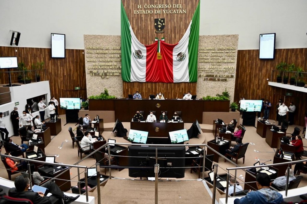 Comparecen funcionarios de Gobierno ante el Congreso